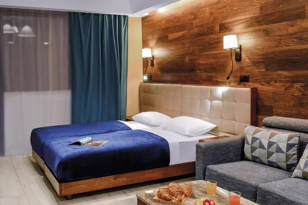 اتاق دوتخت هتل رزیدنس گودائوری هیلز